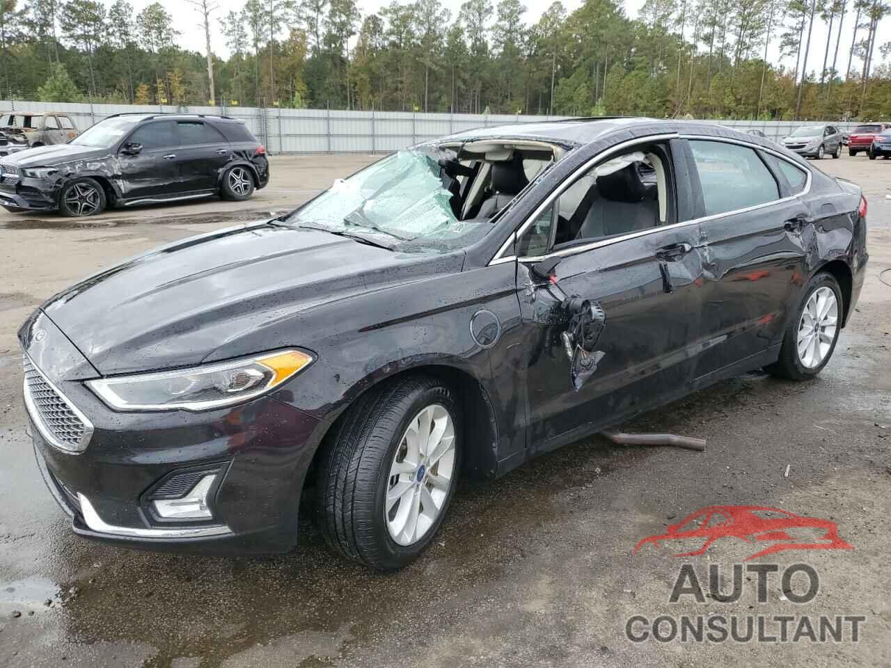 FORD FUSION 2019 - 3FA6P0SU8KR228696