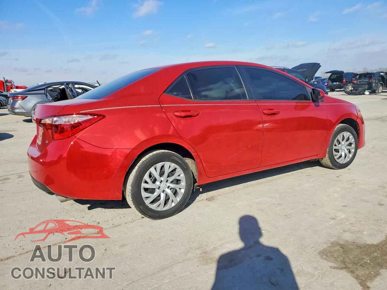 TOYOTA COROLLA 2018 - 5YFBURHE0JP850736