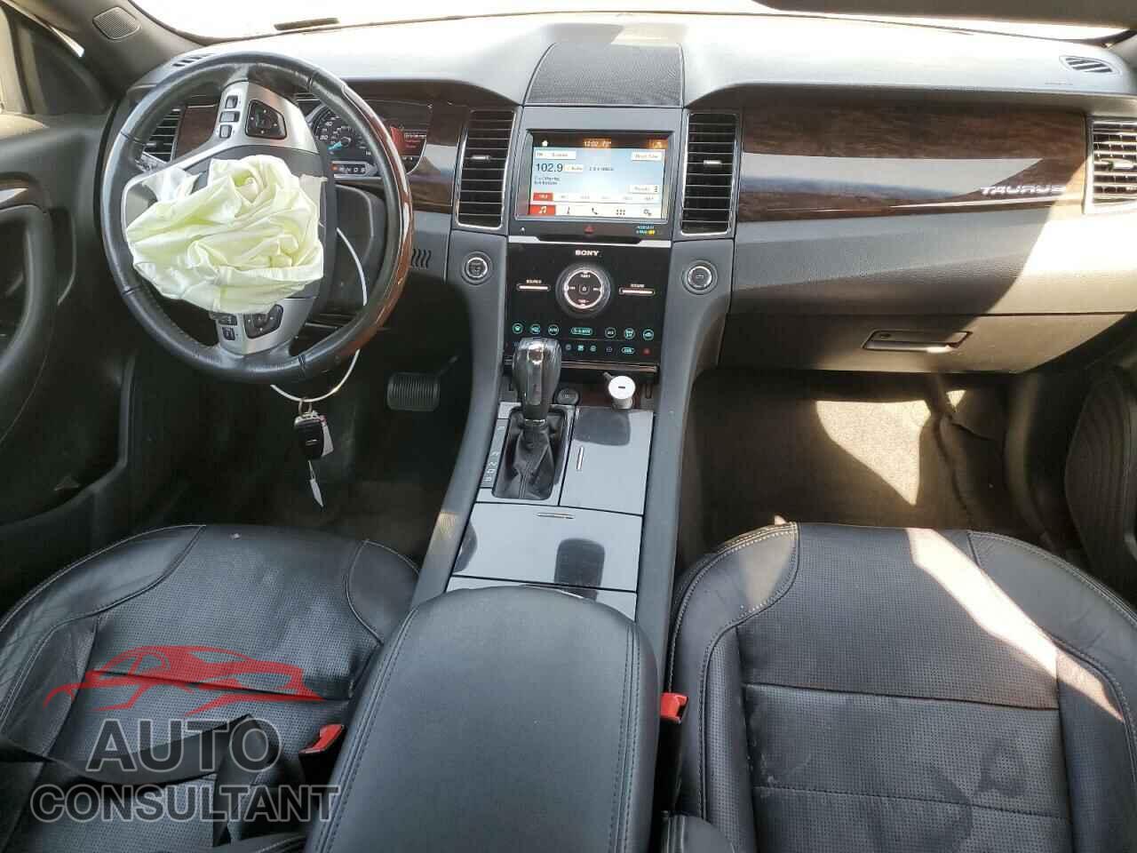 FORD TAURUS 2018 - 1FAHP2F8XJG102329