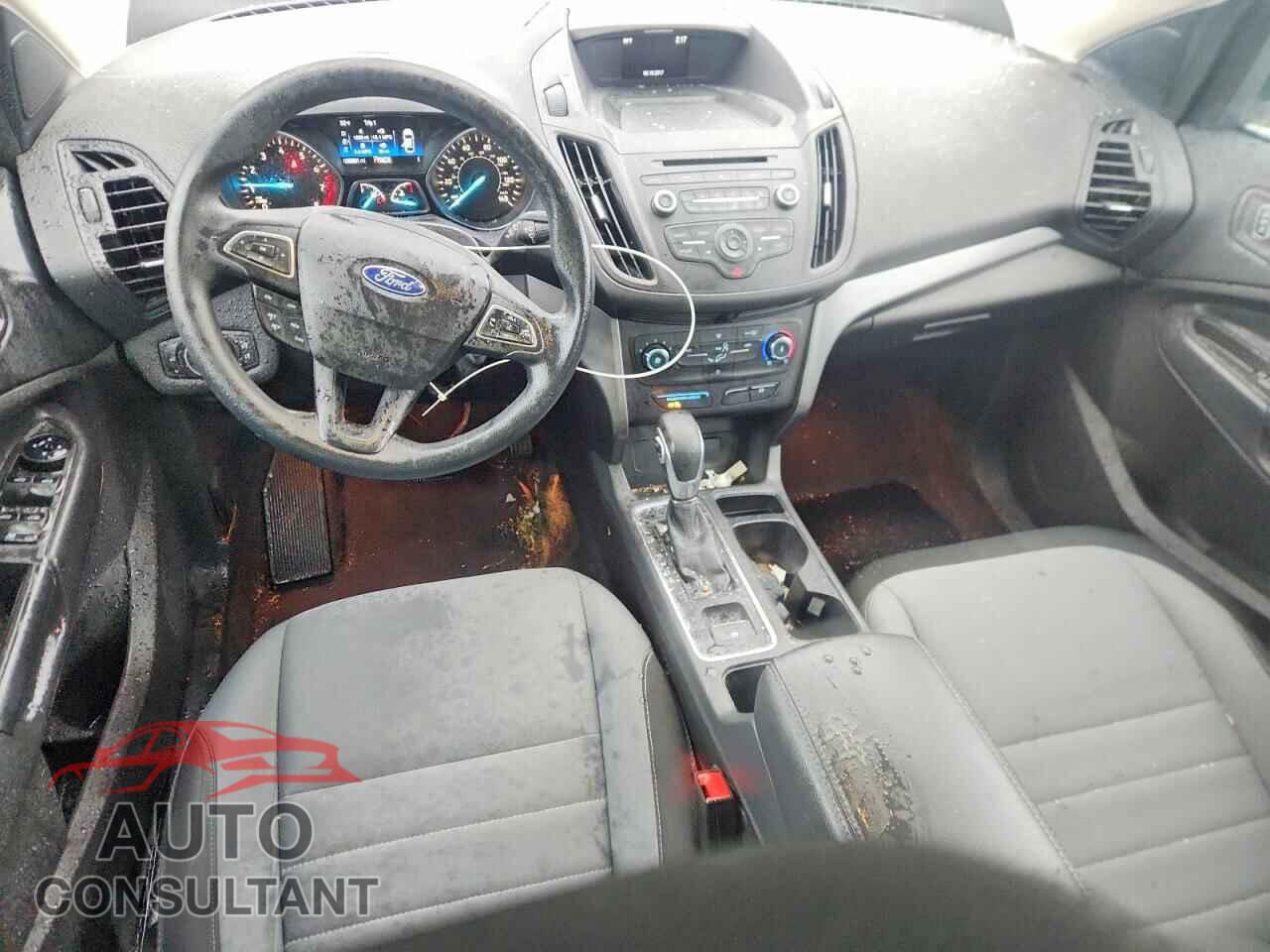 FORD ESCAPE 2017 - 1FMCU0F77HUD85353