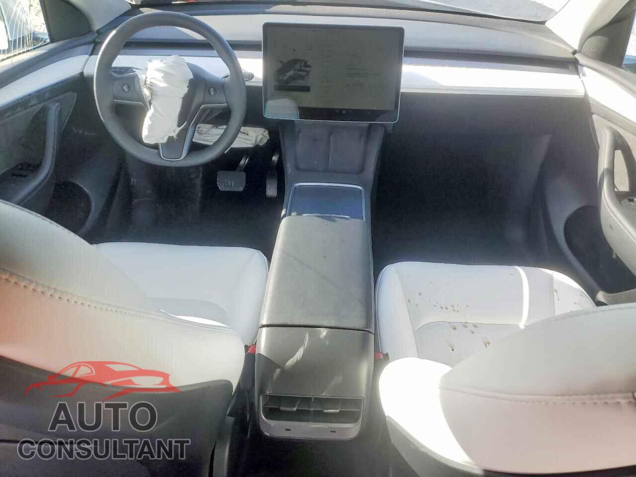 TESLA MODEL Y 2023 - 7SAYGDEE7PF700414
