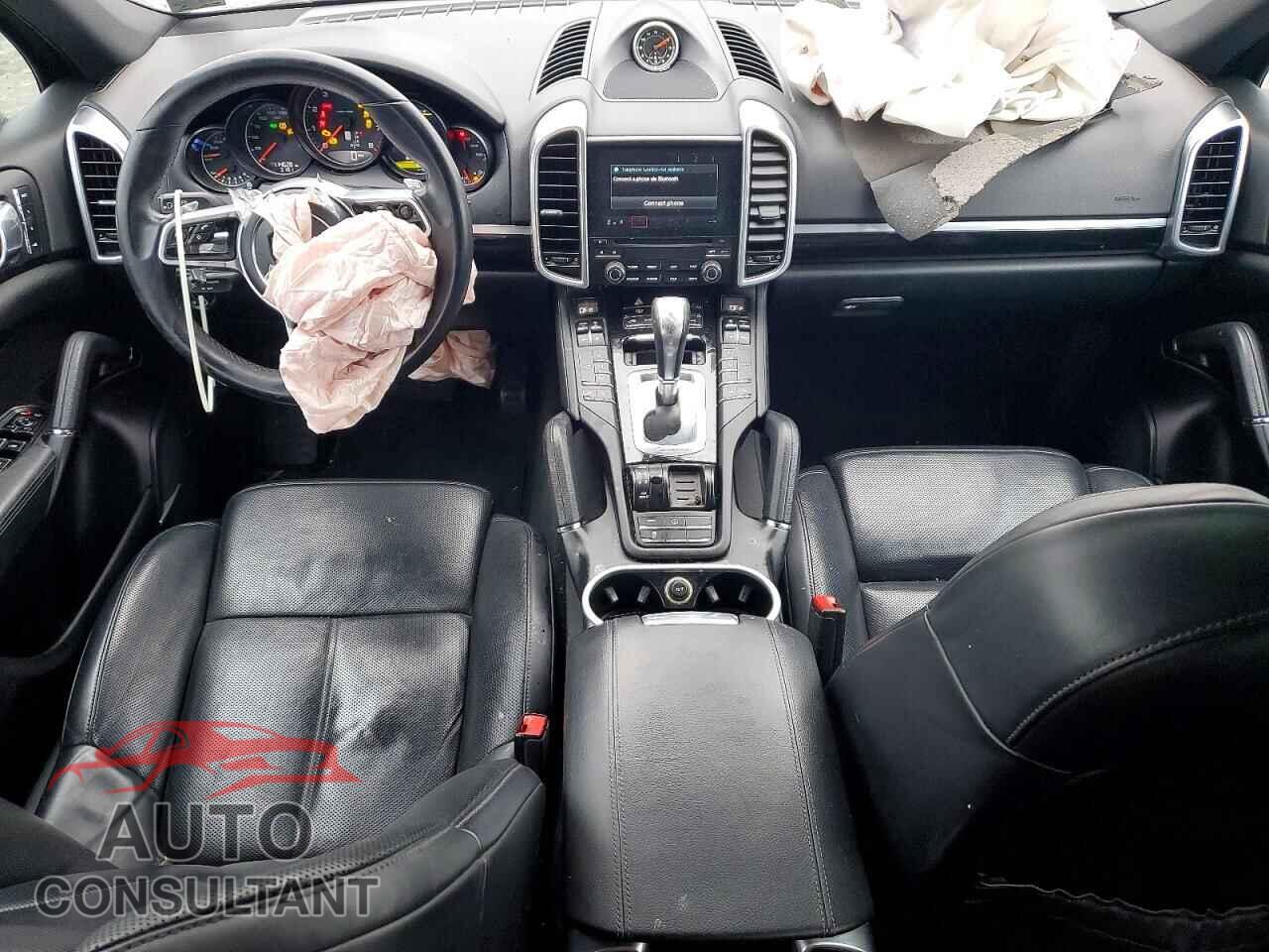 PORSCHE CAYENNE 2017 - WP1AA2A22HKA81319