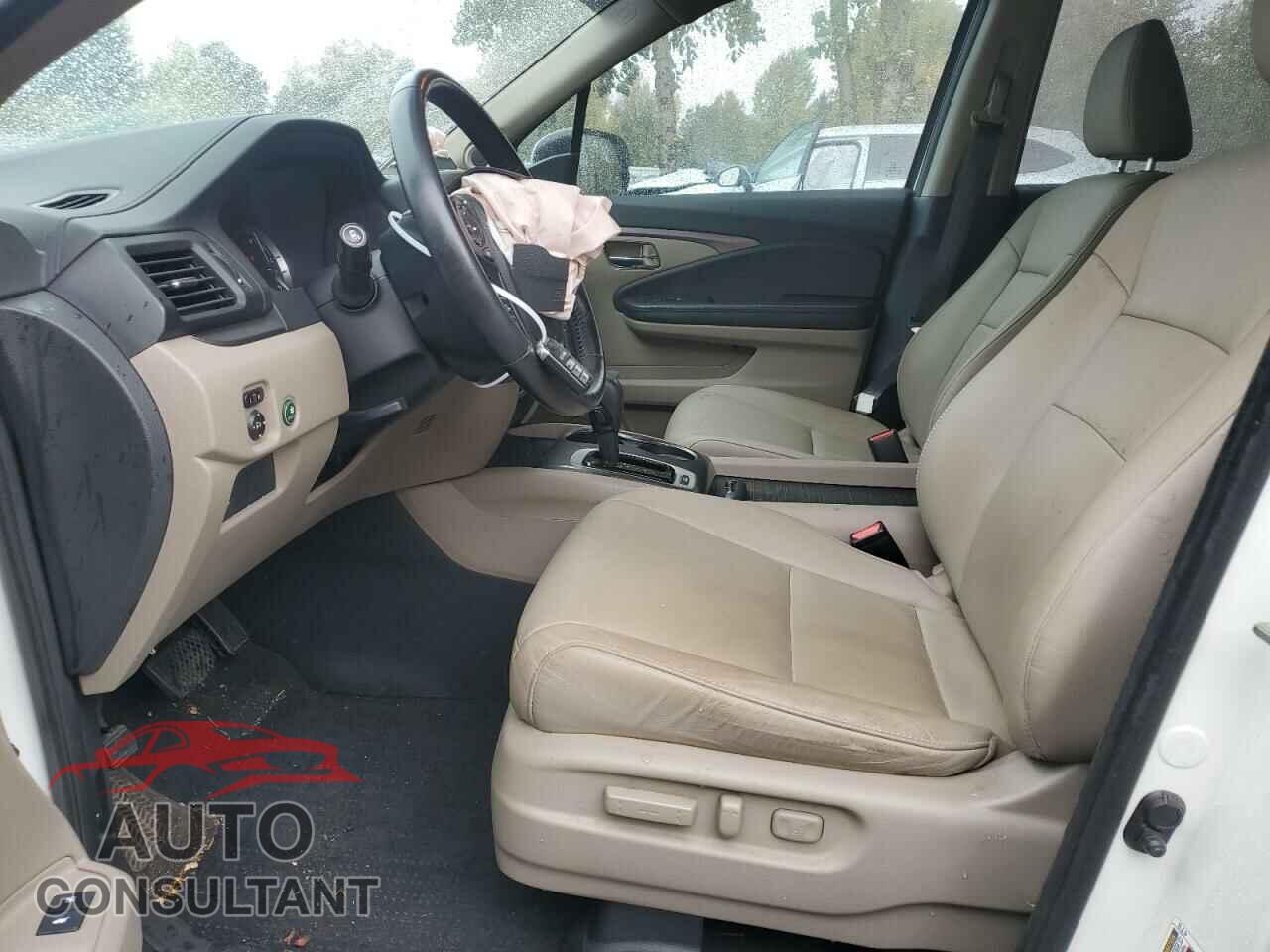 HONDA PILOT 2017 - 5FNYF6H56HB002692