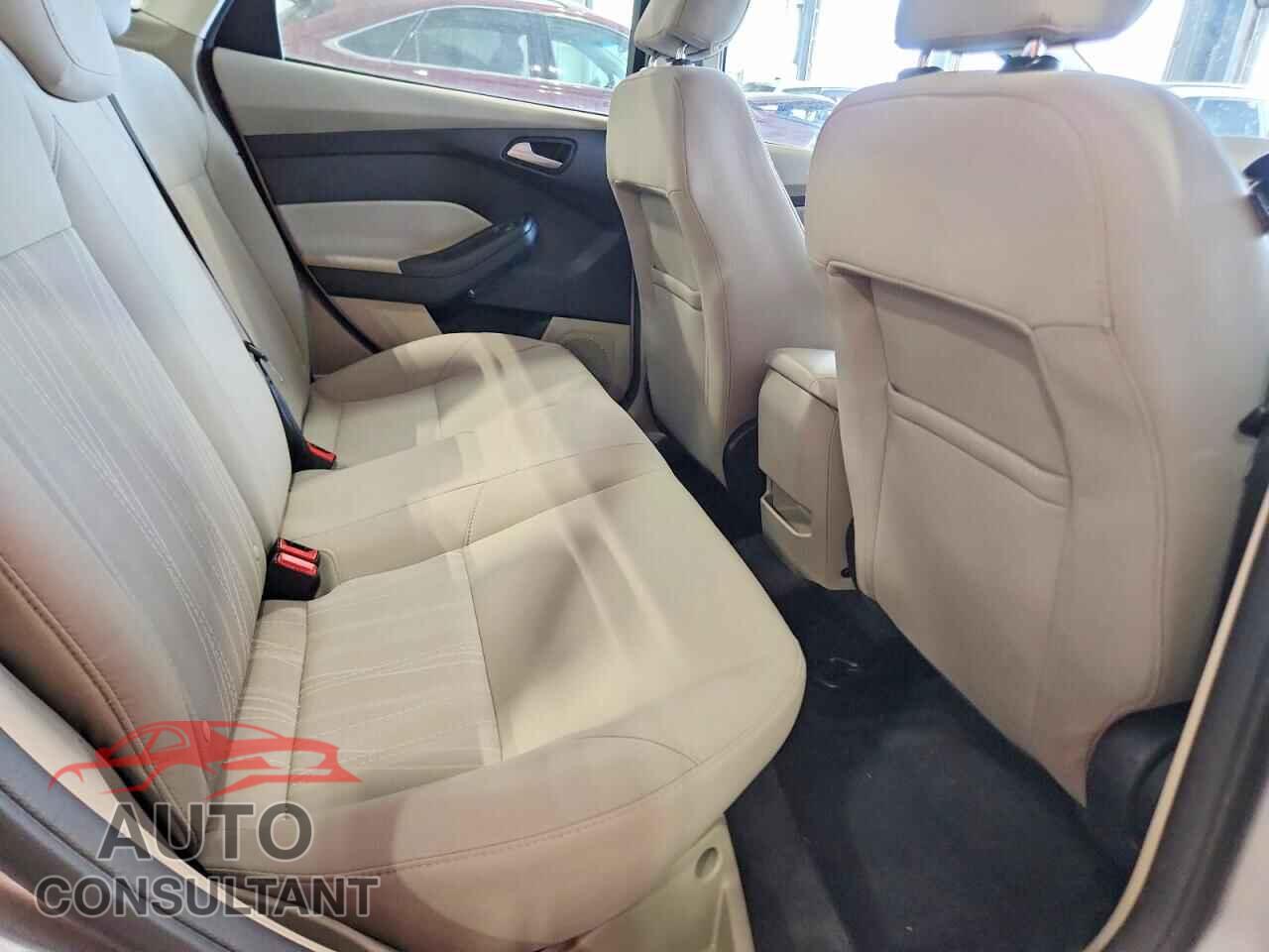 FORD FOCUS 2017 - 1FADP3F29HL309179