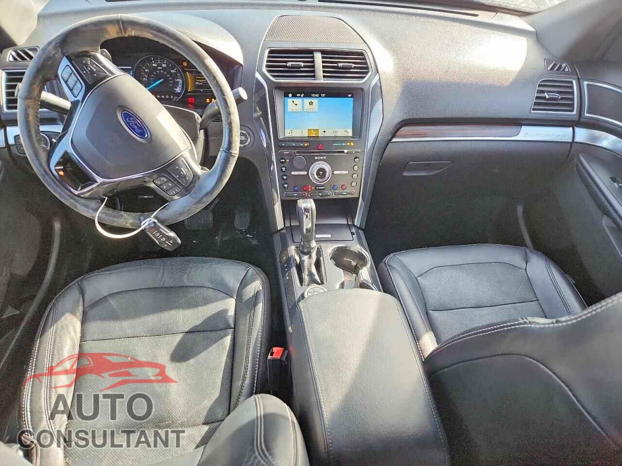 FORD EXPLORER 2017 - 1FM5K8F8XHGD37754