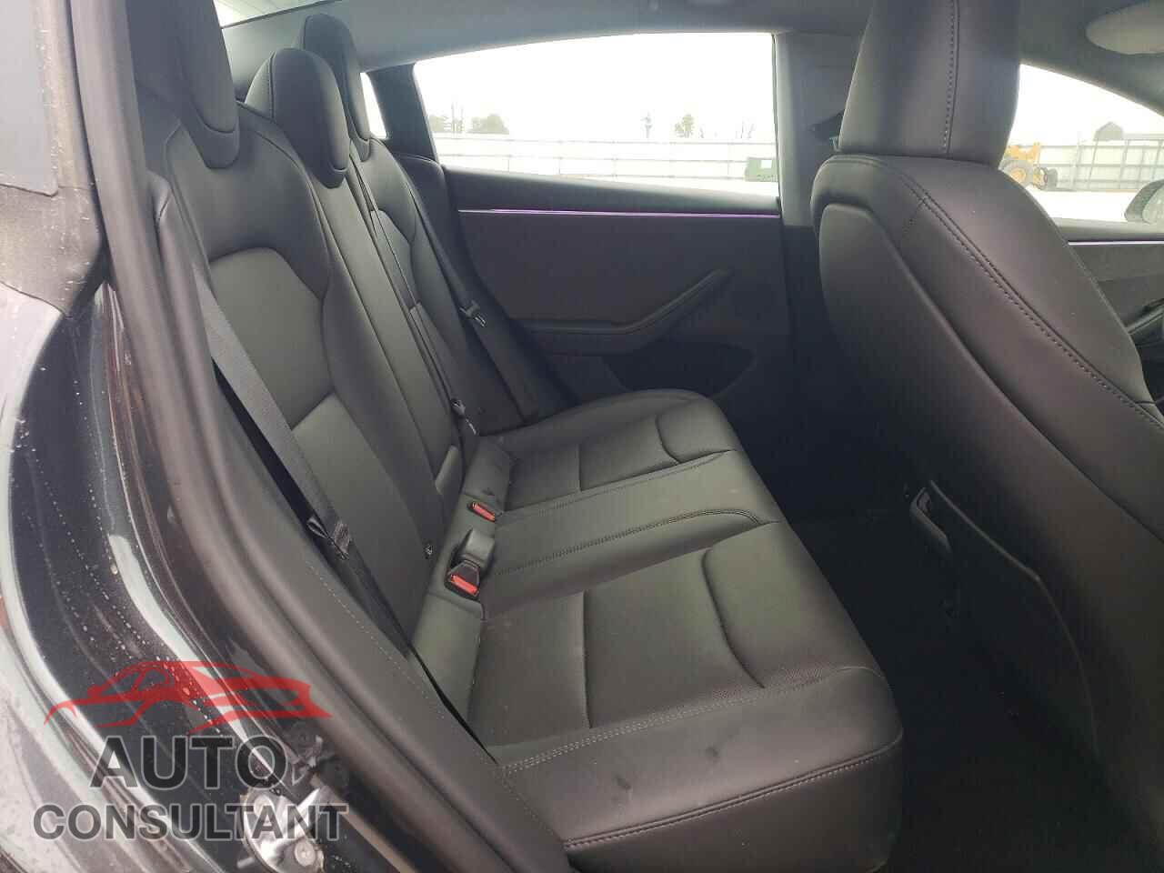 TESLA MODEL 3 2025 - 5YJ3E1EA8SF906939