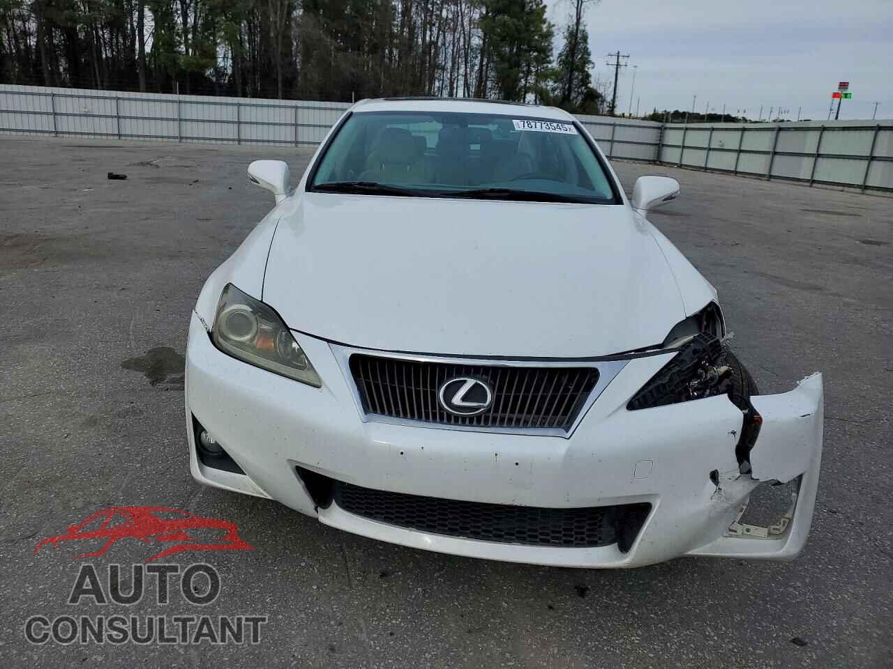 LEXUS IS 2011 - JTHCF5C26B5049052