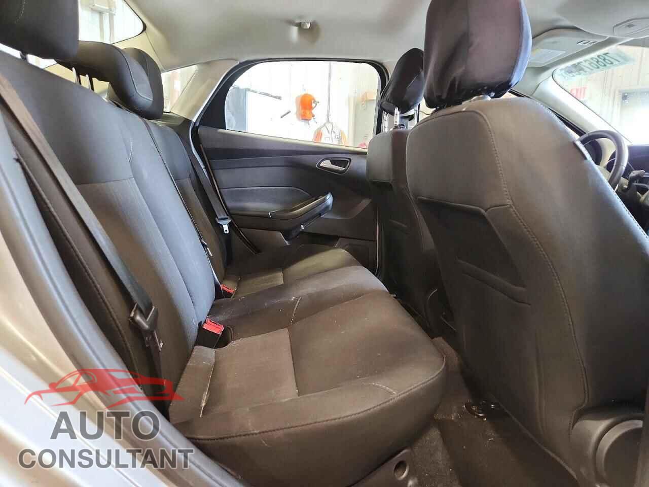 FORD FOCUS 2017 - 1FADP3F27HL314378