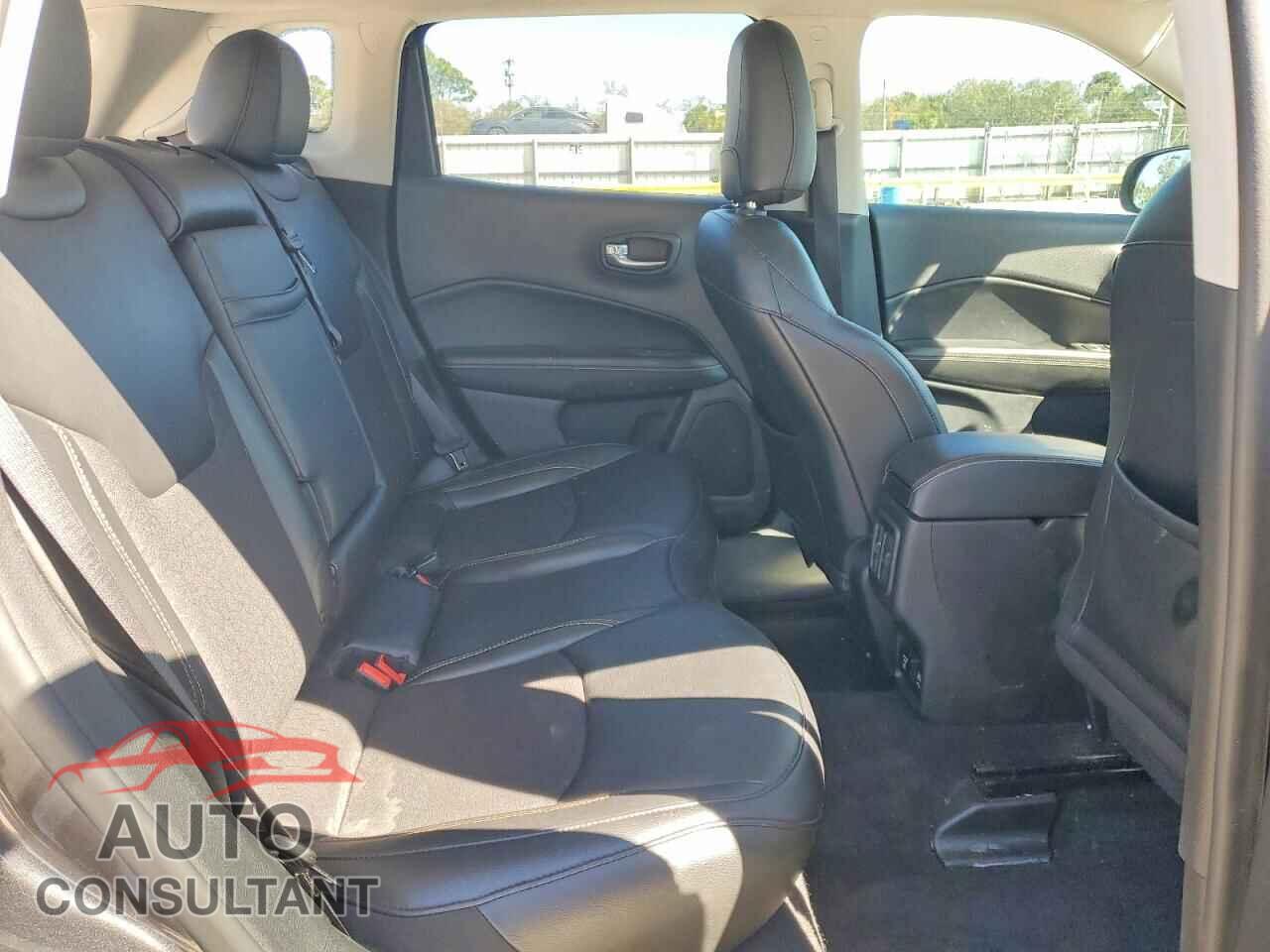 JEEP COMPASS 2019 - 3C4NJCBB1KT856304