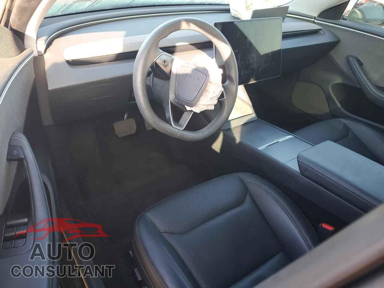 TESLA MODEL 3 2025 - 5YJ3E1EA8SF965232