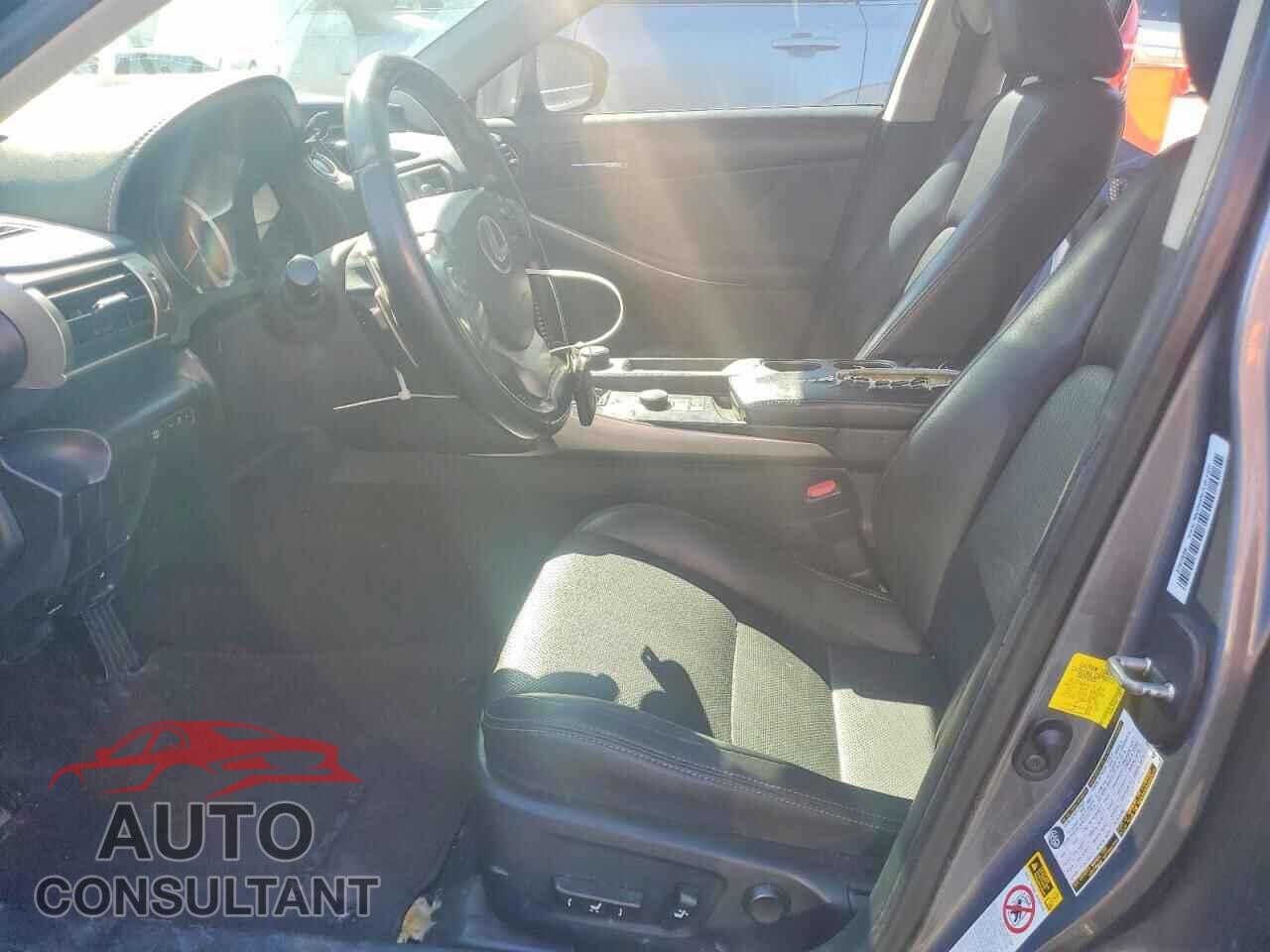 LEXUS IS 2016 - JTHBA1D20G5015892