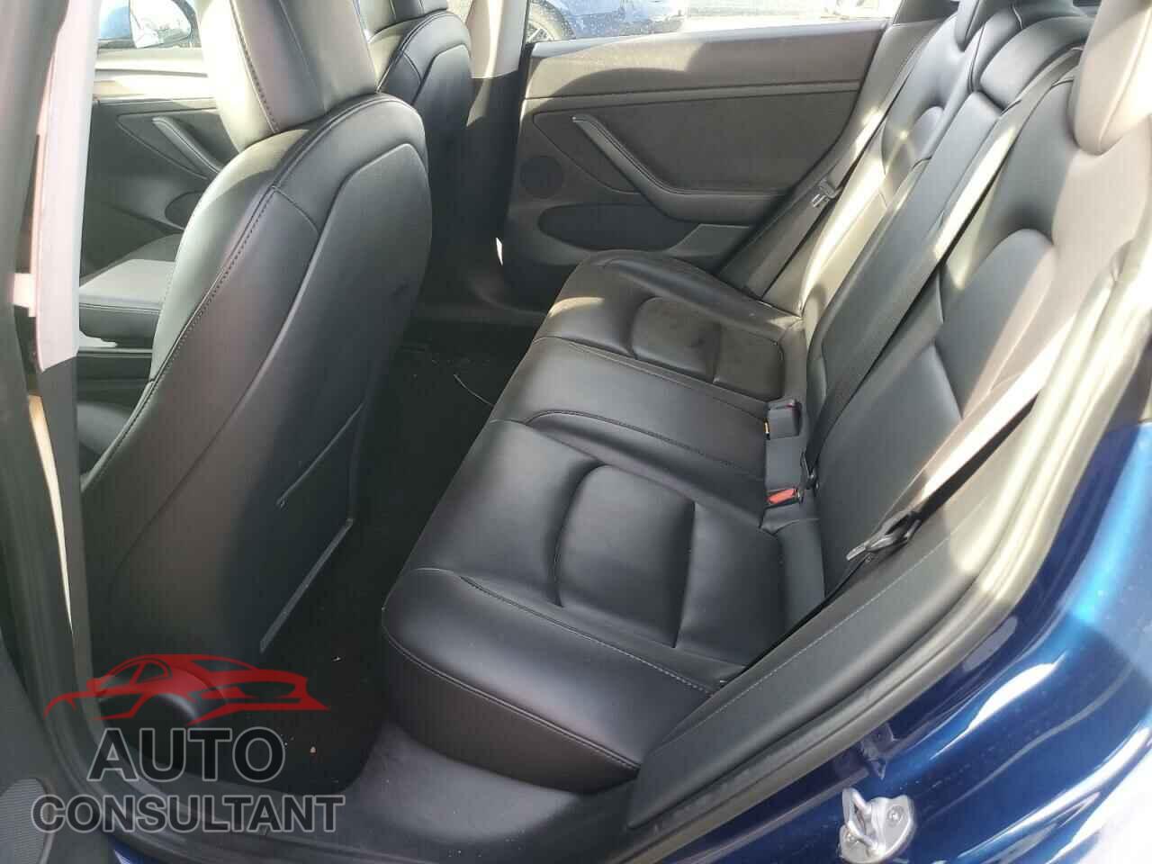 TESLA MODEL 3 2021 - 5YJ3E1EA0MF095706