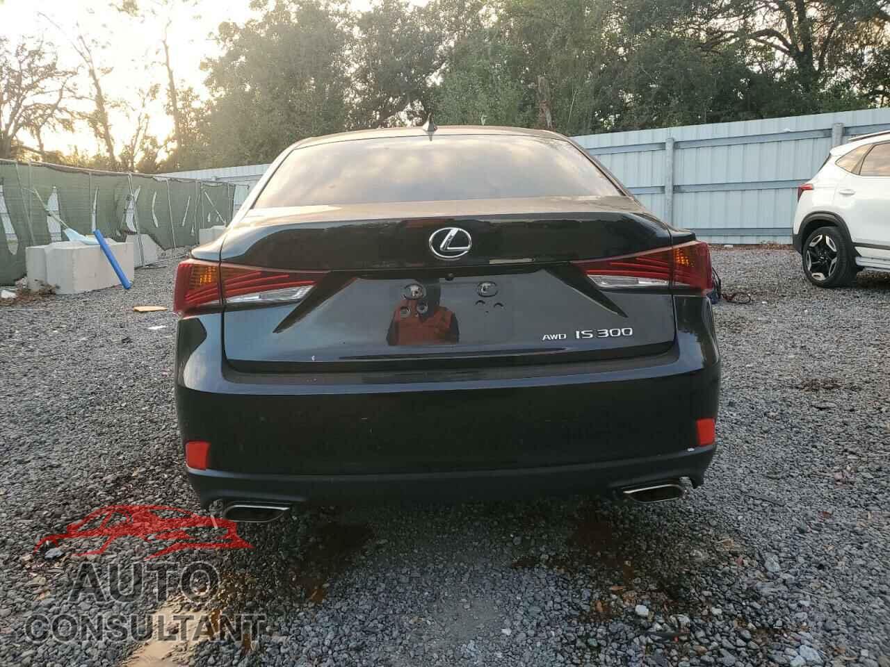 LEXUS IS 2018 - JTHC81D2XJ5029421