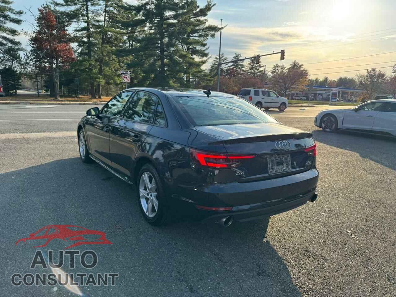 AUDI A4 2018 - WAUDNAF4XJA060752