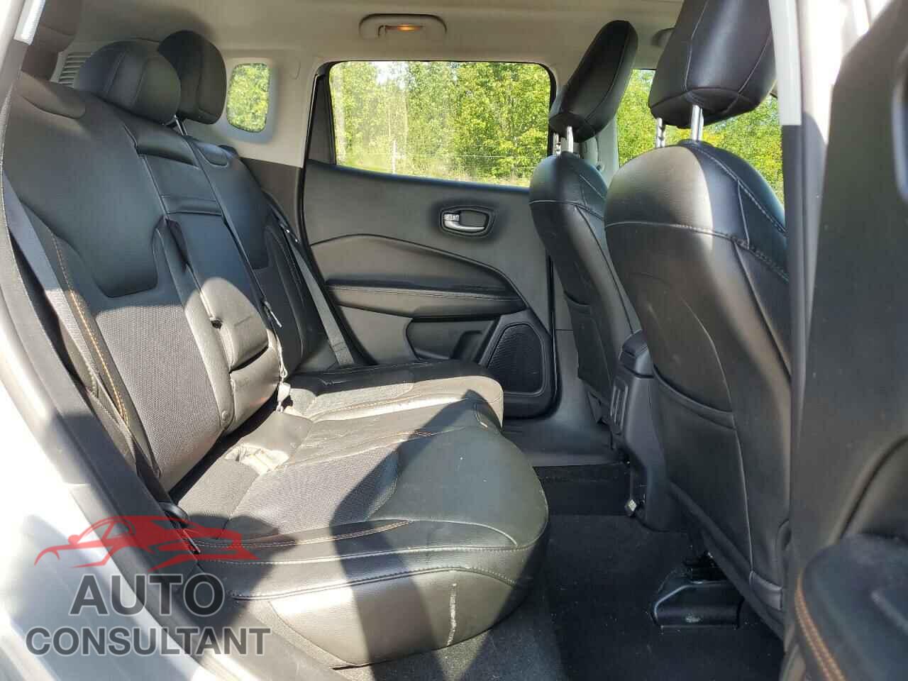 JEEP COMPASS 2018 - 3C4NJDCB5JT458032
