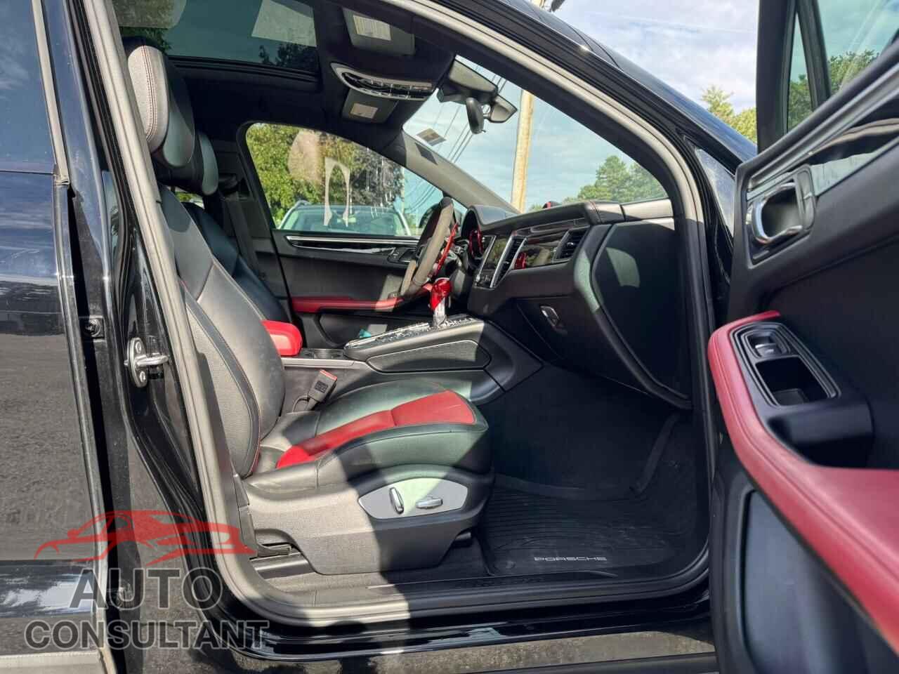 PORSCHE MACAN 2018 - WP1AA2A59JLB03049