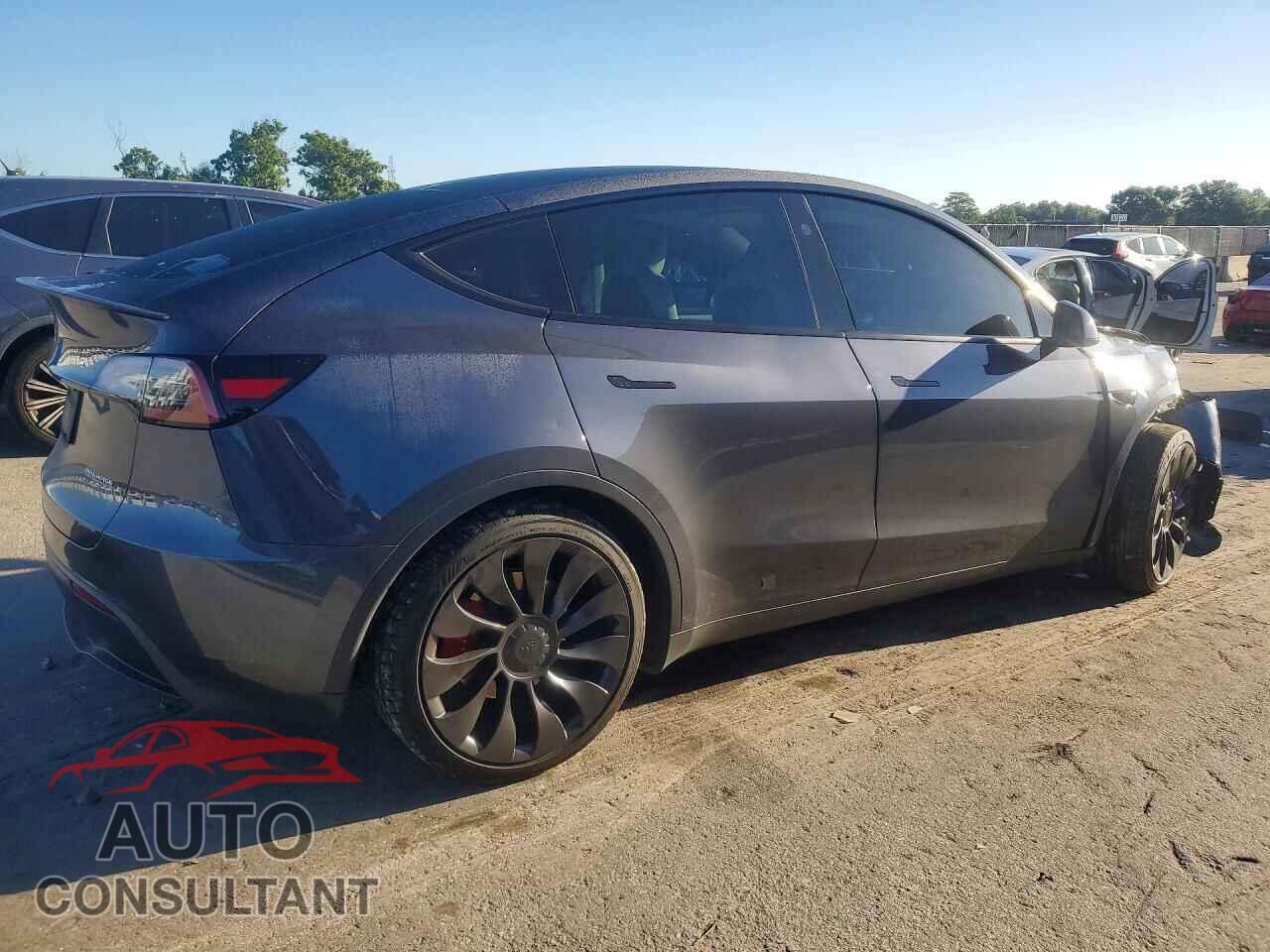 TESLA MODEL Y 2023 - 7SAYGDEF4PF857195