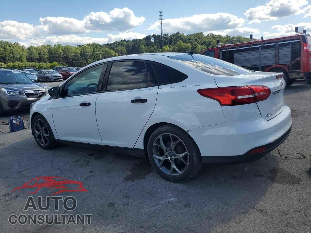 FORD FOCUS 2017 - 1FADP3E28HL342854