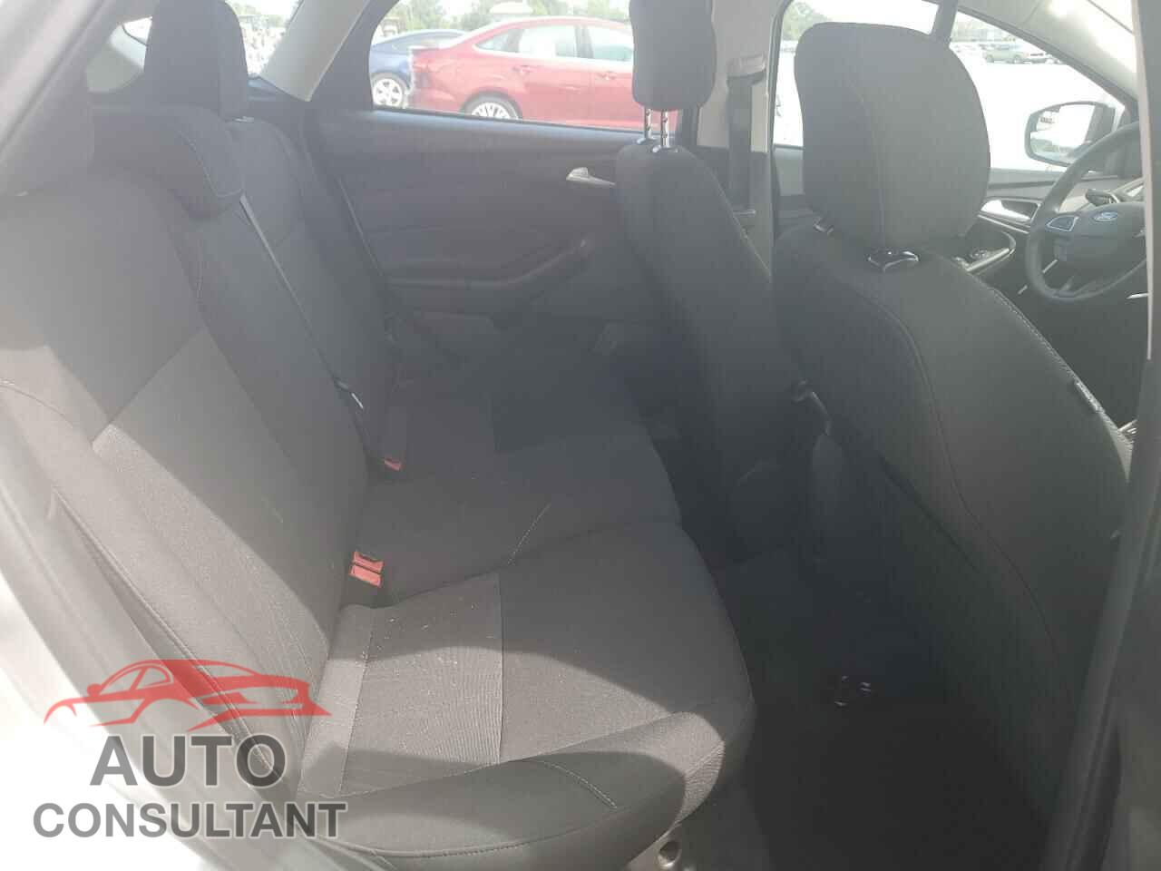 FORD FOCUS 2017 - 1FADP3M22HL312332