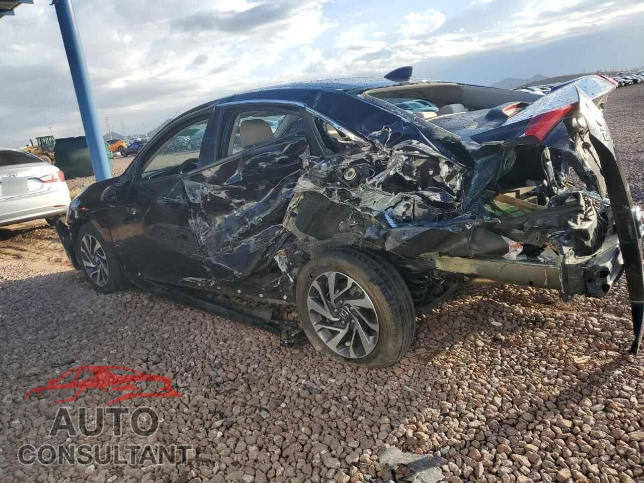 HONDA CIVIC 2018 - 2HGFC2F77JH515397