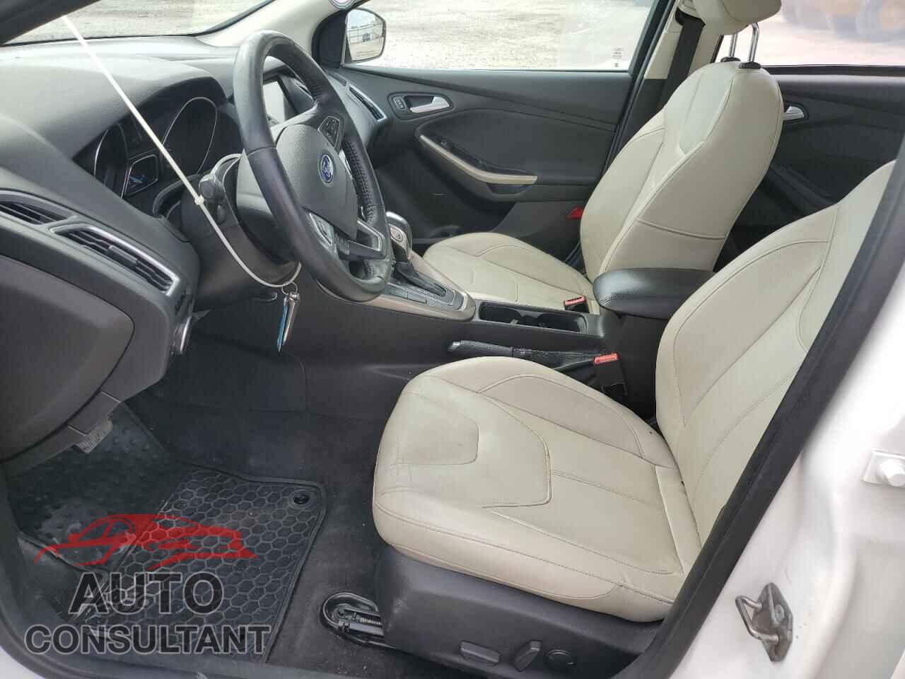 FORD FOCUS 2017 - 1FADP3J23HL264716
