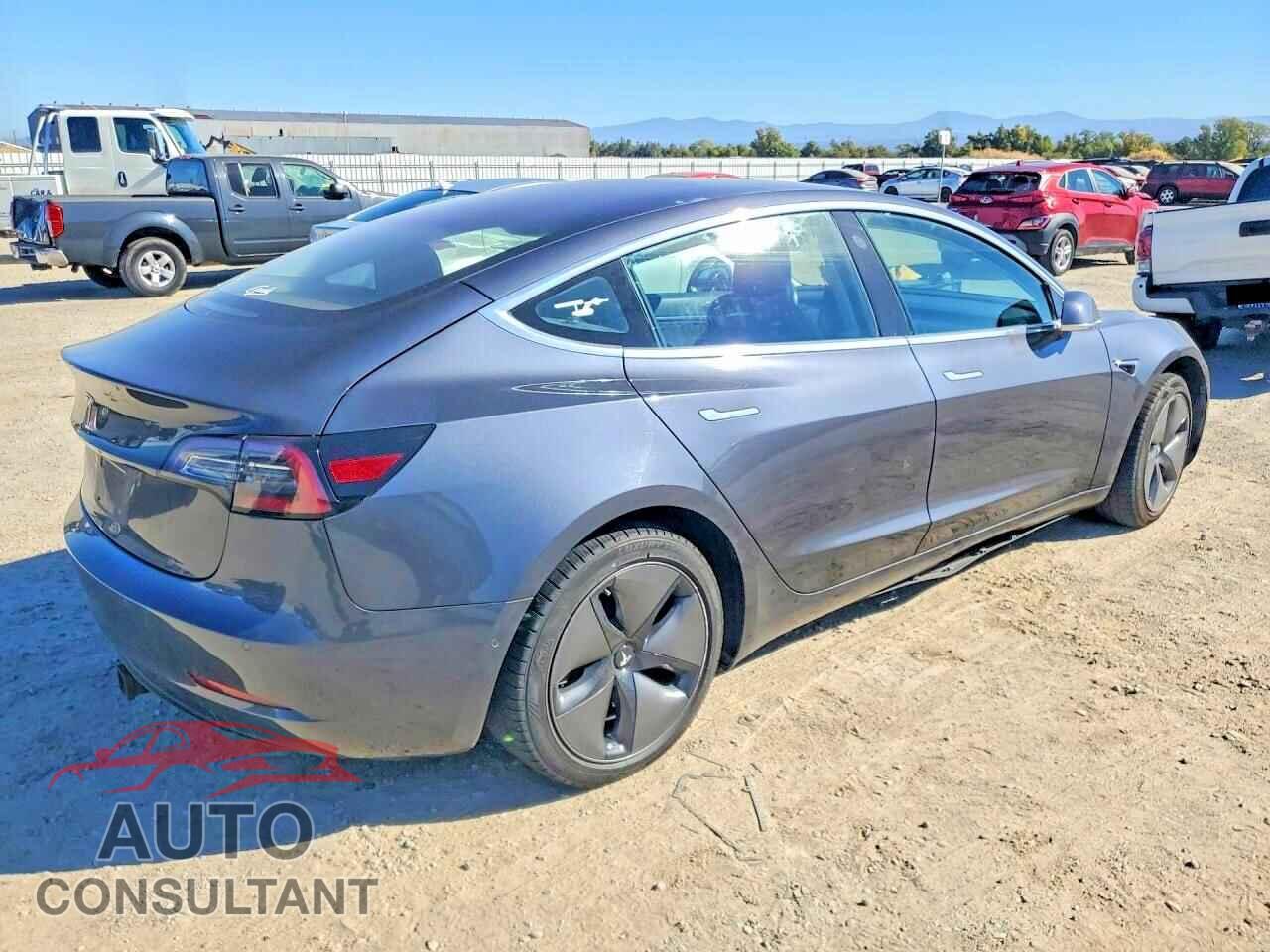 TESLA MODEL 3 2018 - 5YJ3E1EAXJF044550