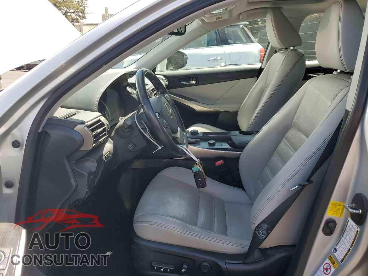 LEXUS IS 2015 - JTHBF1D26F5082173