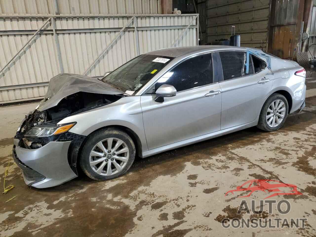 TOYOTA CAMRY 2018 - 4T1B11HK9JU082625