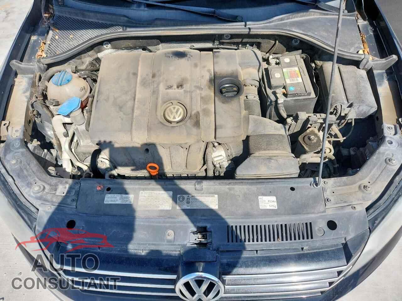 VOLKSWAGEN PASSAT 2012 - 1VWBH7A32CC025727