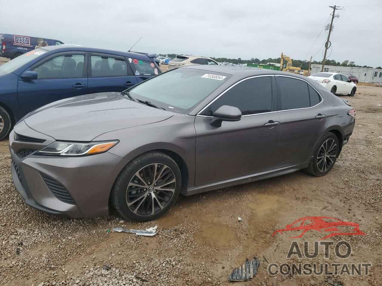 TOYOTA CAMRY 2018 - 4T1B11HK3JU007547