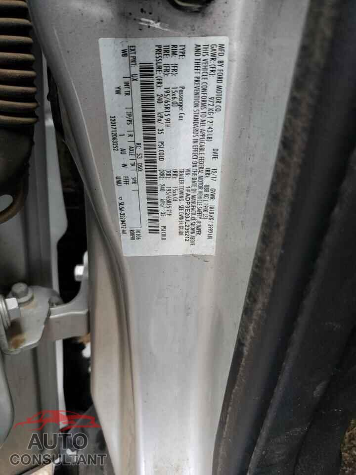 FORD FOCUS 2018 - 1FADP3E20JL236212