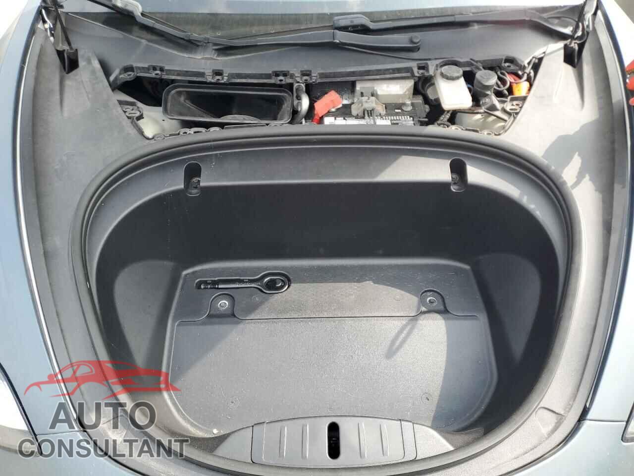 TESLA MODEL 3 2020 - 5YJ3E1EB9LF670523