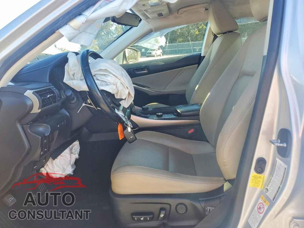 LEXUS IS 2018 - JTHBA1D27J5067558
