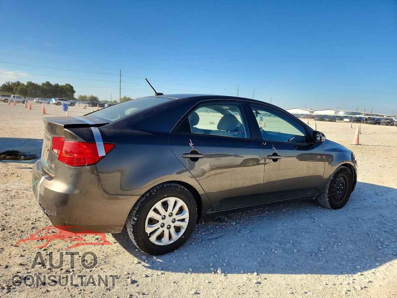 KIA FORTE 2010 - KNAFU4A27A5259642