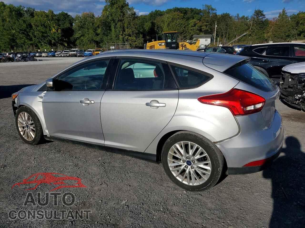 FORD FOCUS 2015 - 1FADP3K29FL352424