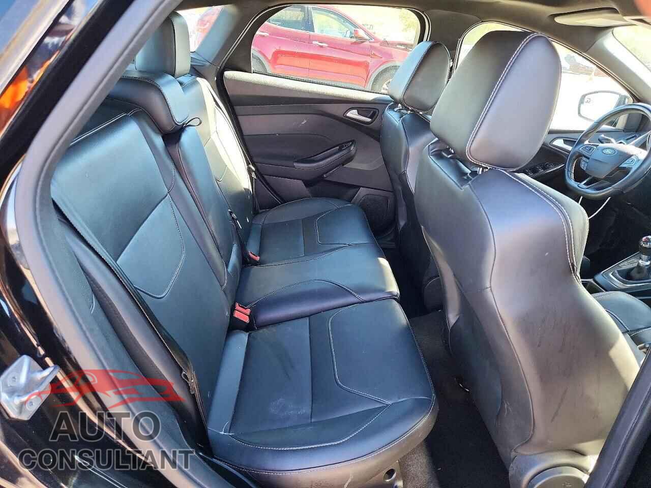 FORD FOCUS 2017 - 1FADP3L96HL284503