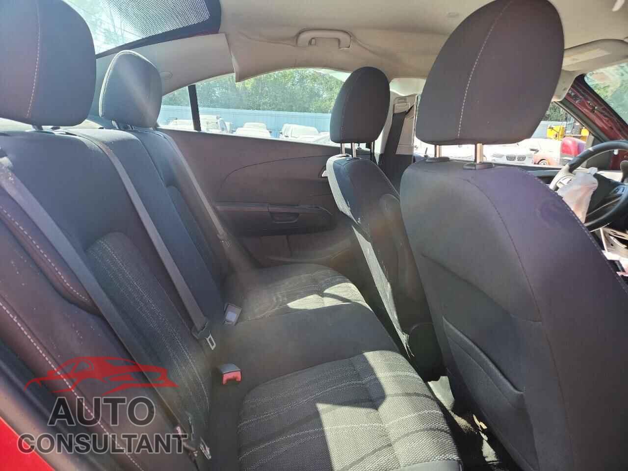 CHEVROLET SONIC 2014 - 1G1JC5SB2E4164298