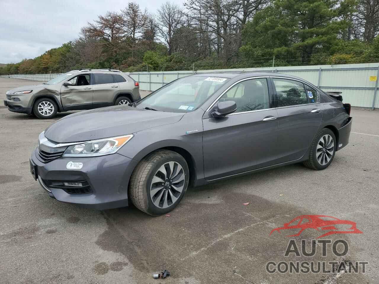 HONDA ACCORD 2017 - JHMCR6F32HC009315