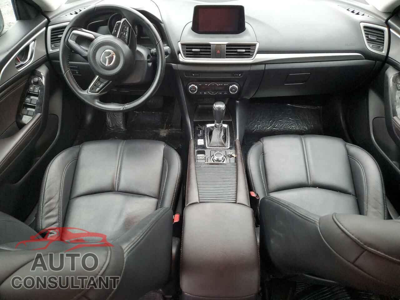 MAZDA 3 2018 - 3MZBN1L34JM267501