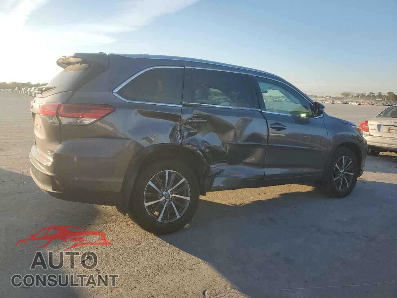TOYOTA HIGHLANDER 2017 - 5TDJZRFH9HS464263
