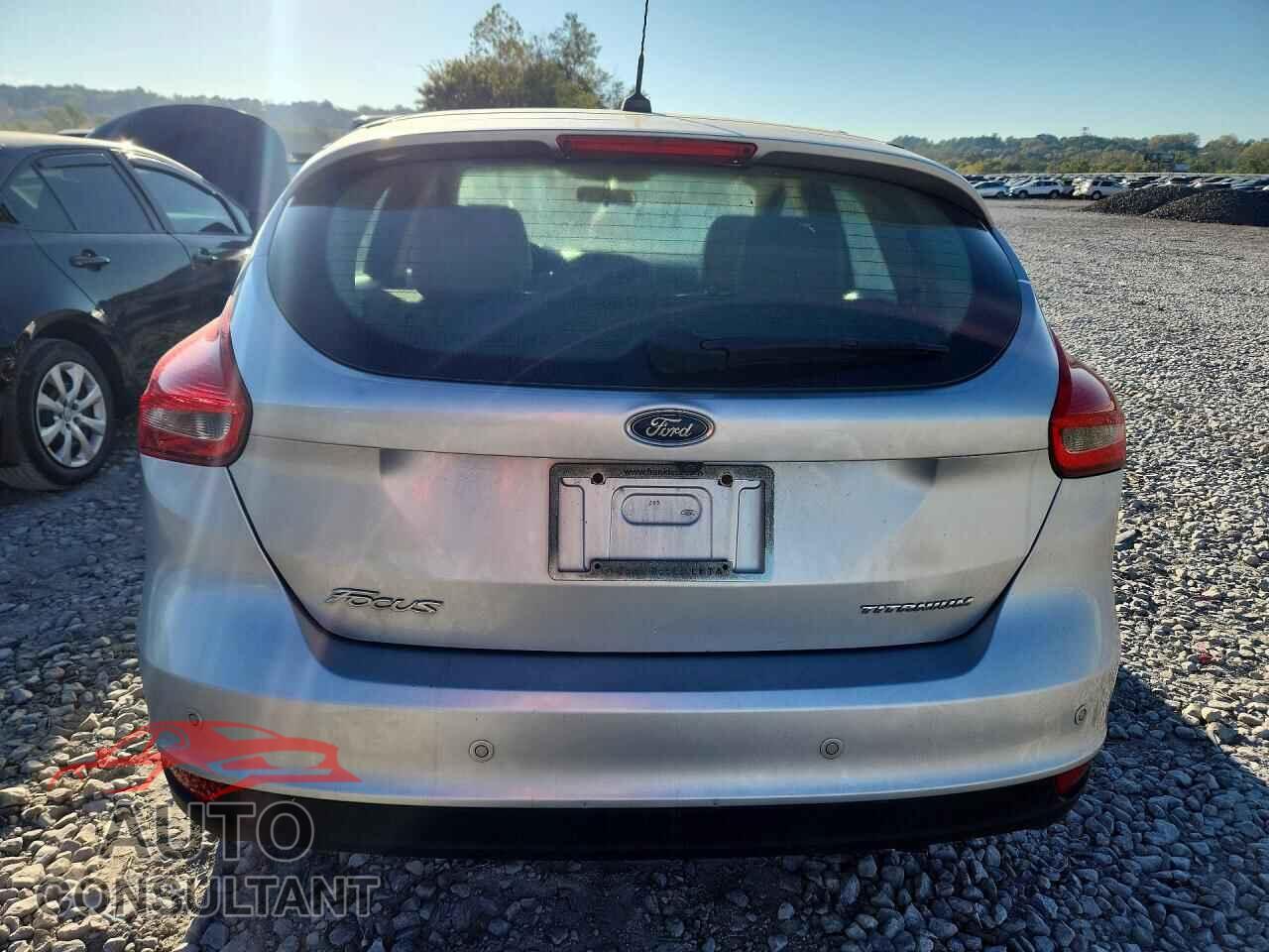 FORD FOCUS 2017 - 1FADP3N28HL287595
