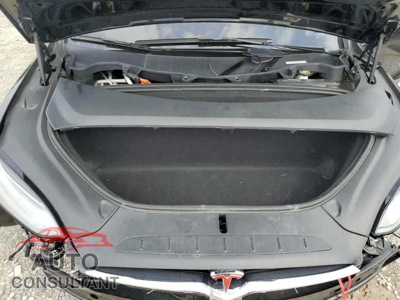 TESLA MODEL X 2021 - 5YJXCAE4XMF324393
