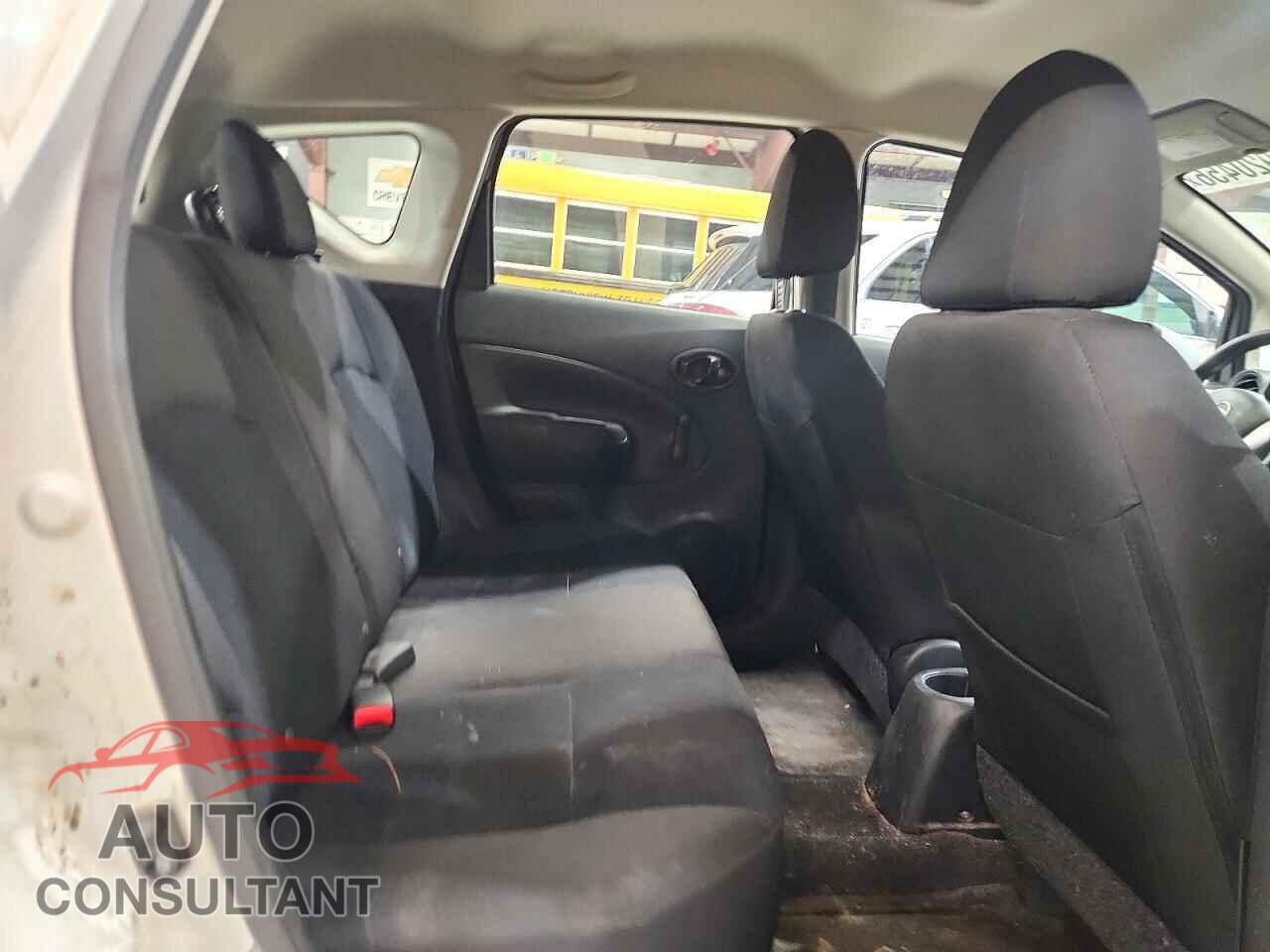 NISSAN VERSA 2015 - 3N1CE2CP8FL445006