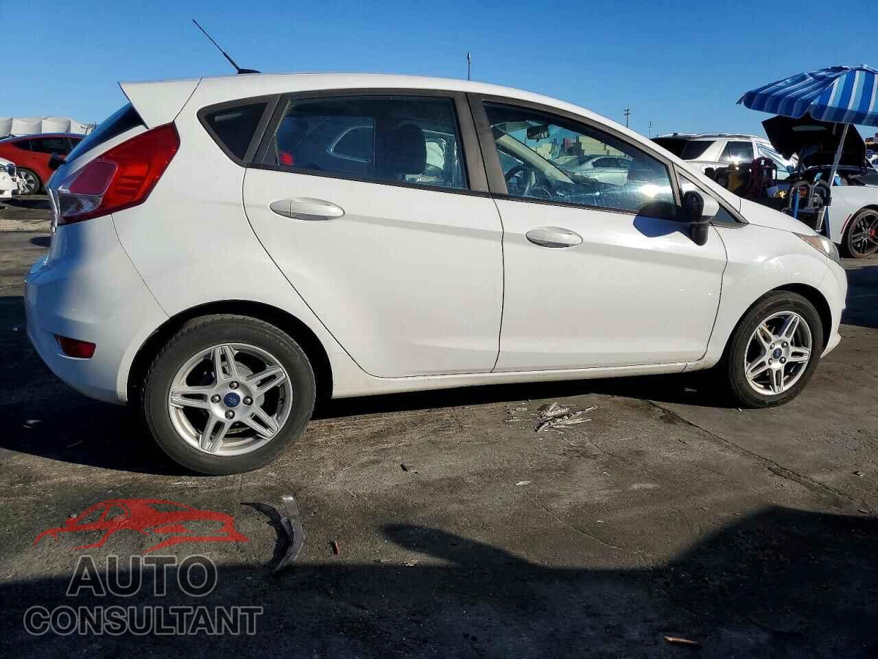 FORD FIESTA 2018 - 3FADP4EJ7JM110103