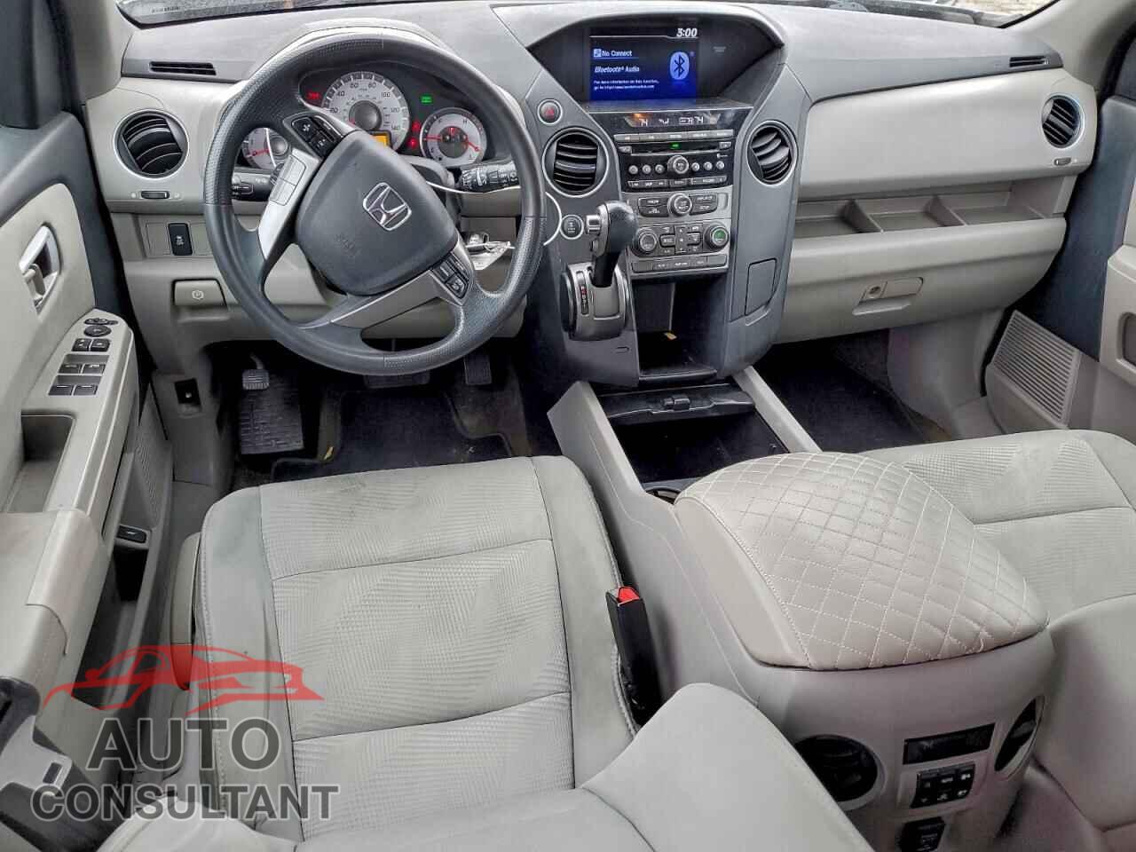 HONDA PILOT 2015 - 5FNYF4H21FB026714