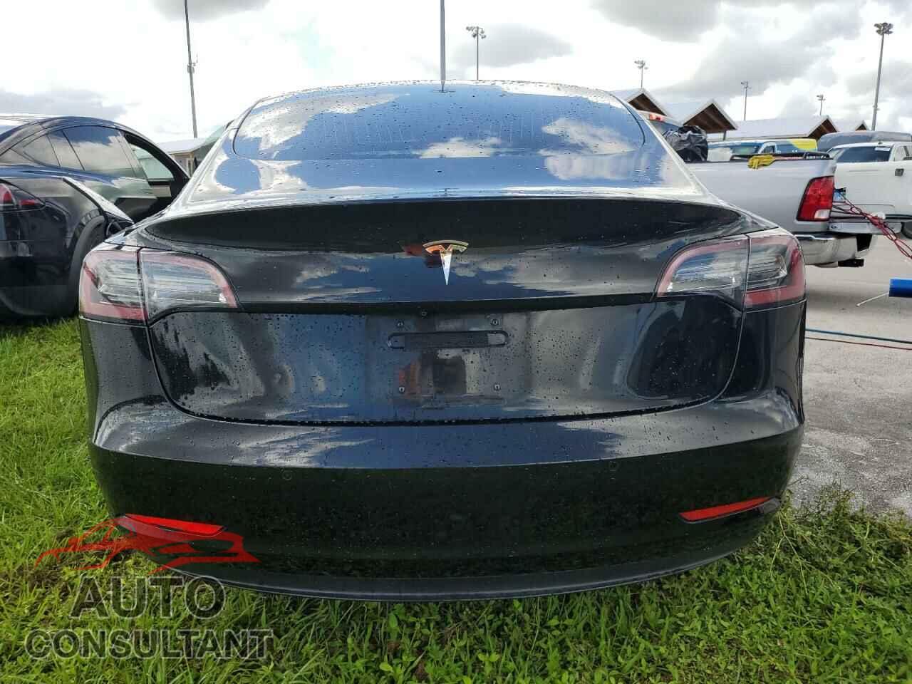 TESLA MODEL 3 2018 - 5YJ3E1EA1JF109141
