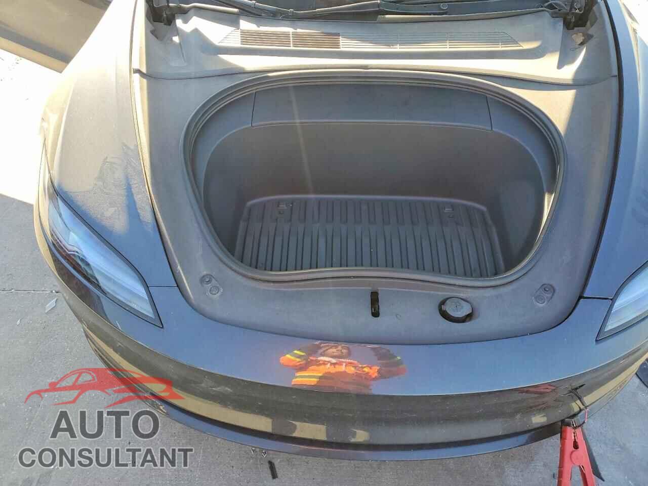 TESLA MODEL 3 2024 - 5YJ3E1EA9RF782352