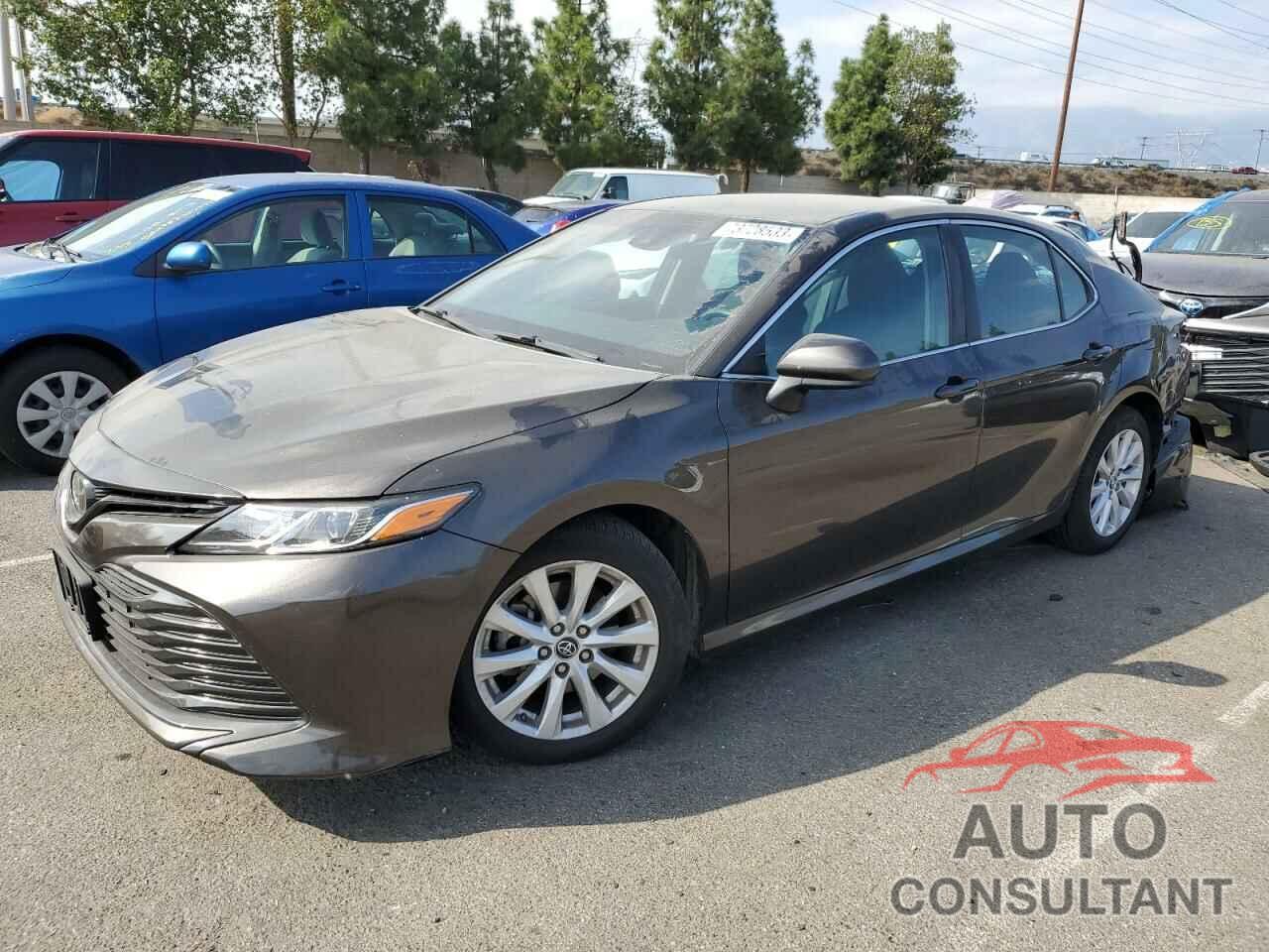 TOYOTA CAMRY 2018 - 4T1B11HK6JU572584