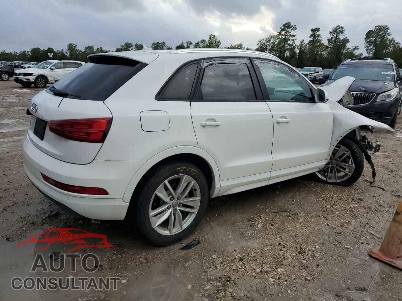 AUDI Q3 2017 - WA1BCCFS4HR010753