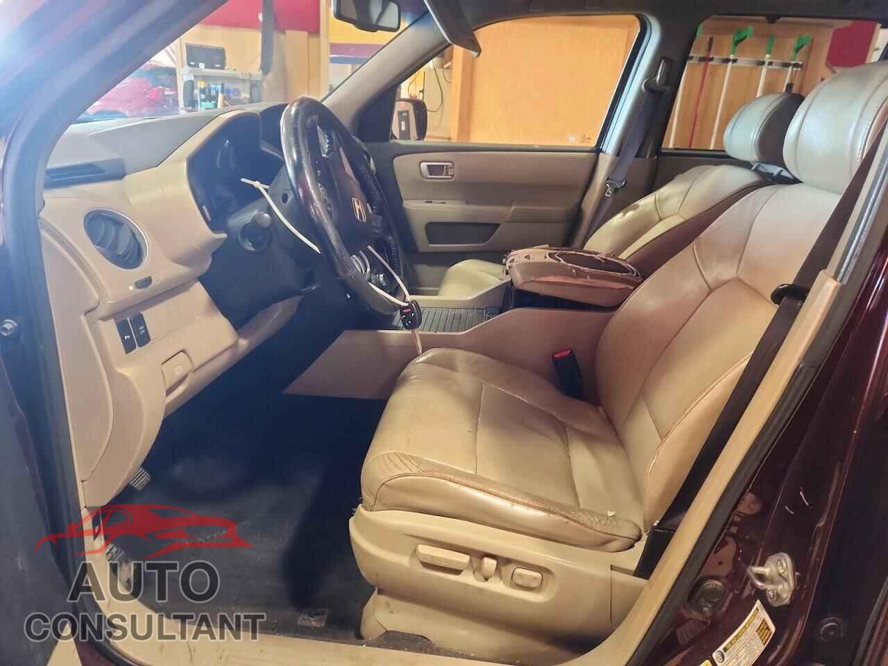 HONDA PILOT 2010 - 5FNYF4H97AB007977